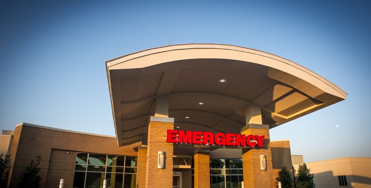 should i go to the emergency room, difference between urgent care and emergency room